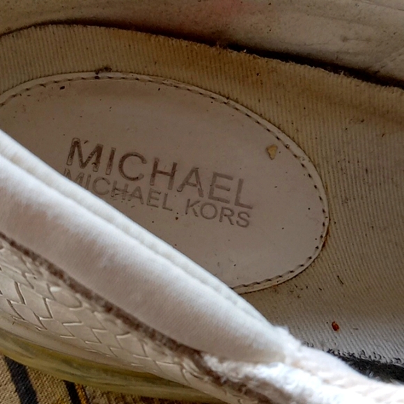 WHITE MICHAEL KORS TENNIS SHOES - Picture 5 of 6